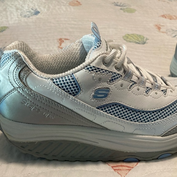 Skechers Shape Ups Womans Shoes - Picture 2 of 5